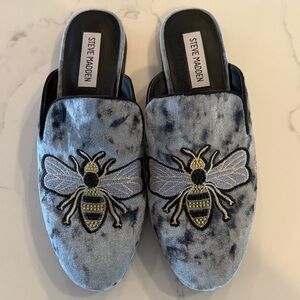 Steve Madden Gray Bee Embroidered Slippers